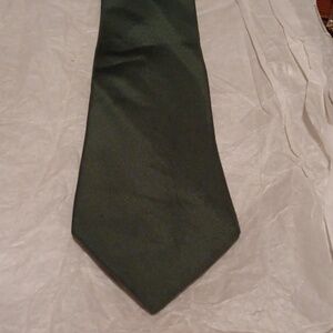 VINTAGE HERMES EVERGREEN SOLID SILK TIE